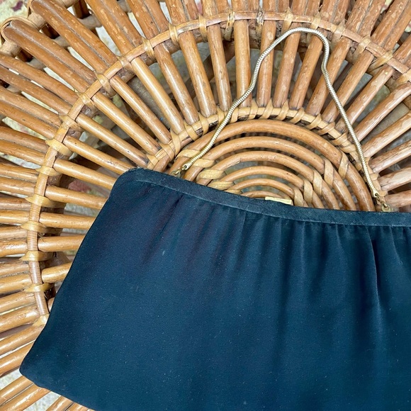 Vintage 1950s Black Fabric Gold Metal Clasp Top Shoulder Bag and Change Purse - Picture 12 of 15